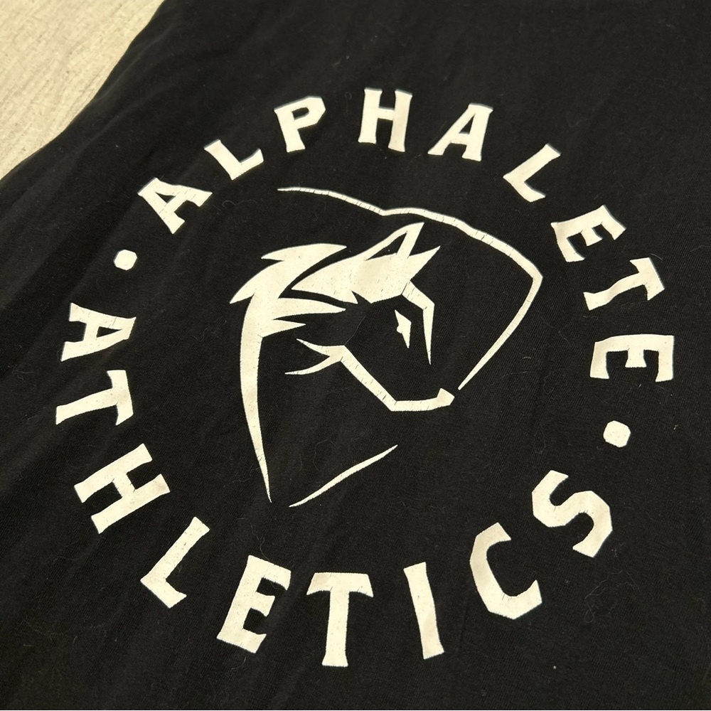 Alphalete Logo Workout Tank Top - Picture 2 of 4